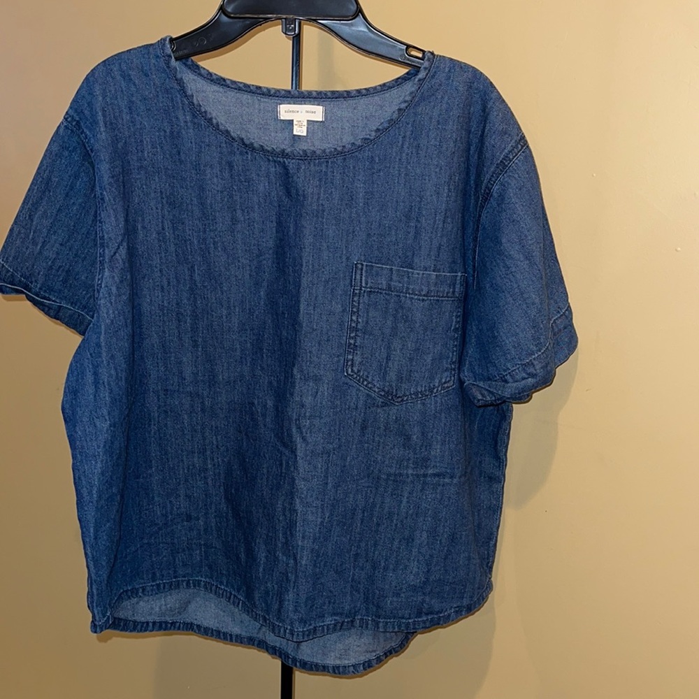 Denim shirt sleeve shirt